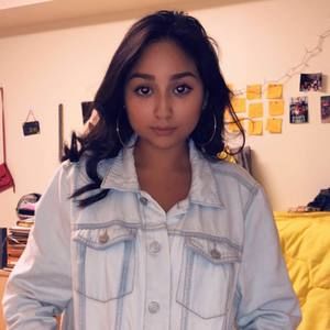 Meet your Posher, Roxana